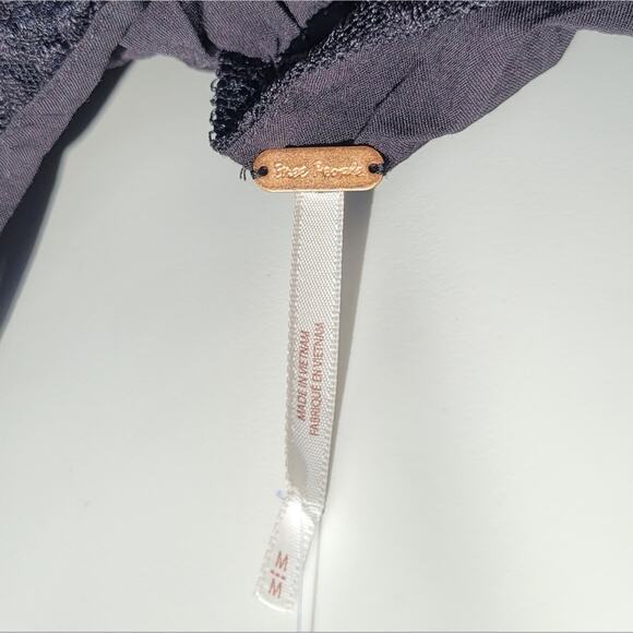 Free People black Chante lace romantic deep V camisole tank with bow size M - Picture 7 of 11